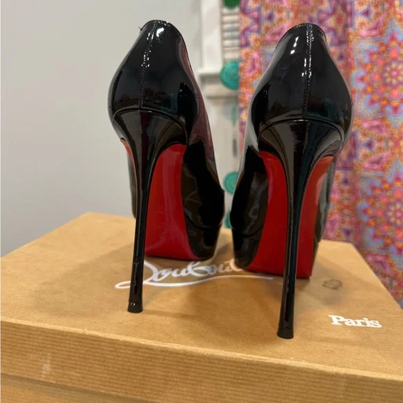 Christian Louboutin Dirditta Pumps - Picture 6 of 12